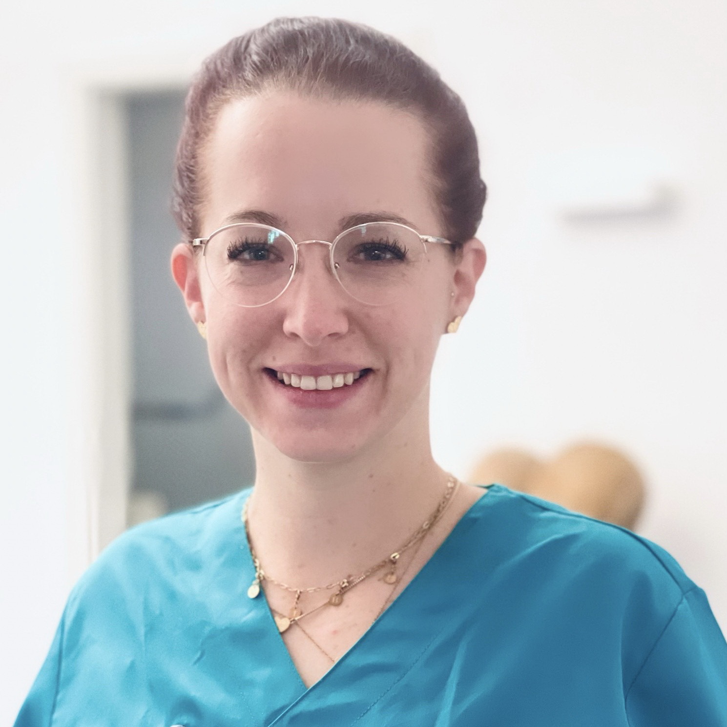 LAURA KERN Dr. Eiffler & Kollegen