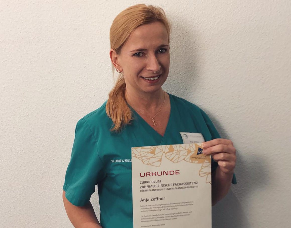 Anja Zeffner absolviert Curriculum Zahnmedizinische Fachassistenz Implantologie & Implantatprothetik (ZMFI)